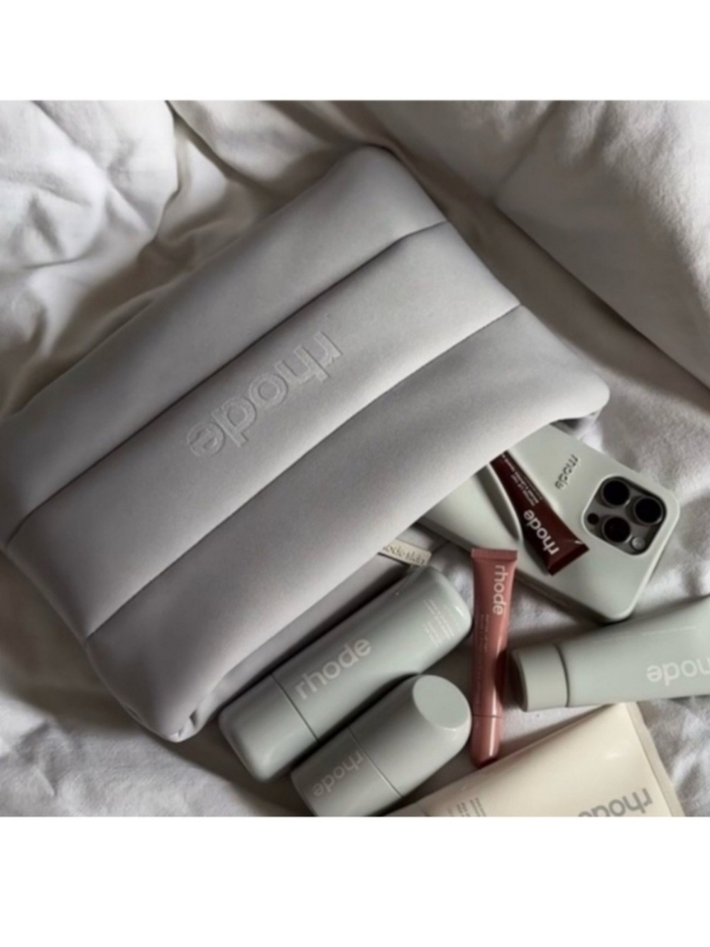 Rhode Quilted Bubble Bag Travel Makeup Hailey Bieber Clean Girl Quiet Luxury